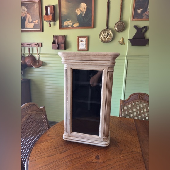 Vintage Trinkets shelf